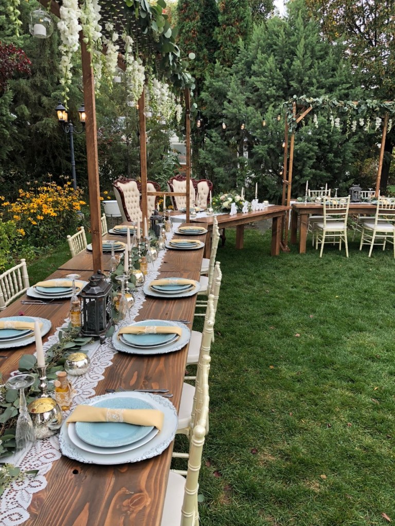 Outdoor Wedding Tables
